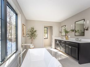10 O'rourke Path, Newton MA 02459
