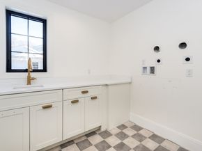 10 O'rourke Path, Newton MA 02459
