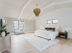 10 O'rourke Path, Newton MA 02459