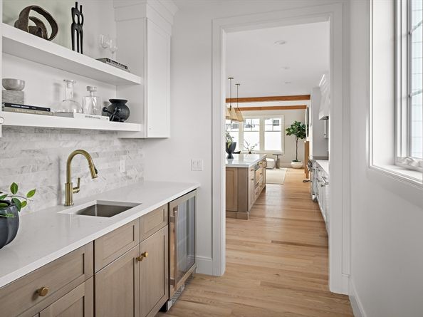 10 O'rourke Path, Newton MA 02459
