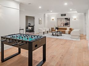 10 O'rourke Path, Newton MA 02459
