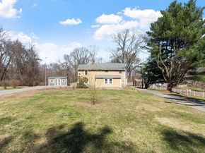 84 Hammond St, Rowley MA 01969