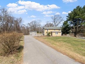 84 Hammond St, Rowley MA 01969