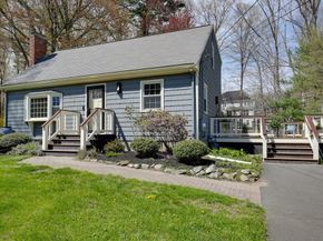 125 Hemlock Dr, Holliston MA 01746