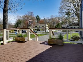 125 Hemlock Dr, Holliston MA 01746