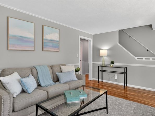 125 Hemlock Dr, Holliston MA 01746