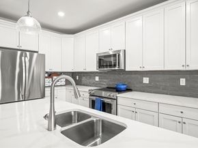 2 Stratton Dr 307, Woburn MA 01801