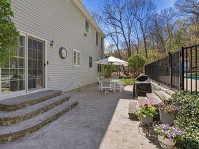 12 Riffles Lane, Hudson MA 01749