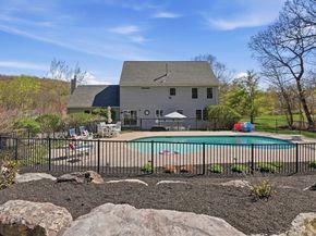 12 Riffles Lane, Hudson MA 01749