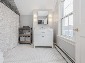 3 Orange St 5, Newburyport MA 01950