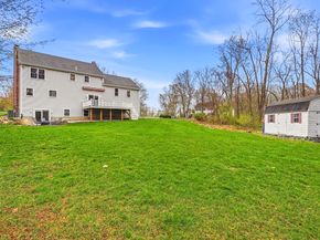 2 Tee Jay Ln, Blackstone MA 01504