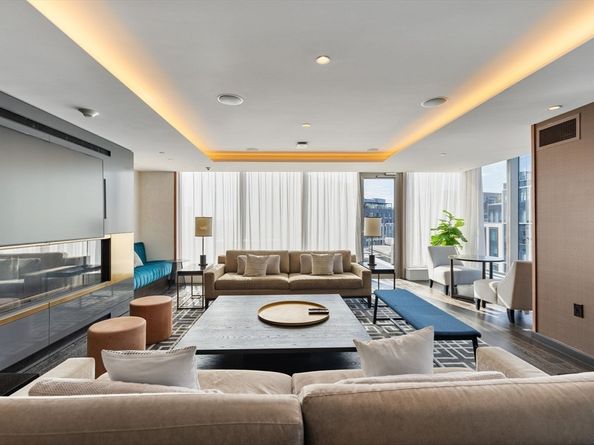 135 Seaport Blvd 906, Boston MA 02210