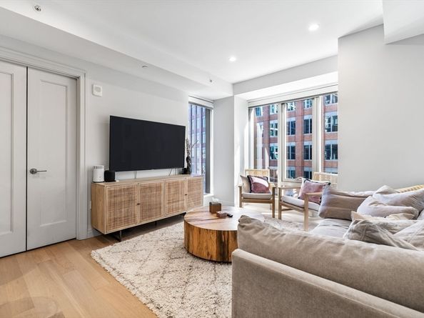 135 Seaport Blvd 906, Boston MA 02210