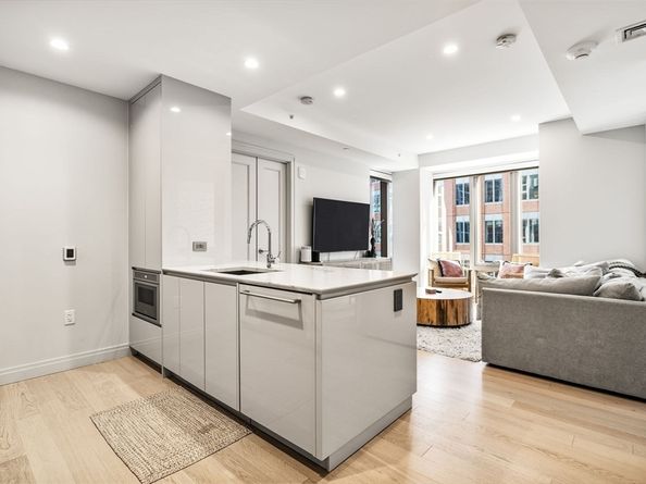 135 Seaport Blvd 906, Boston MA 02210