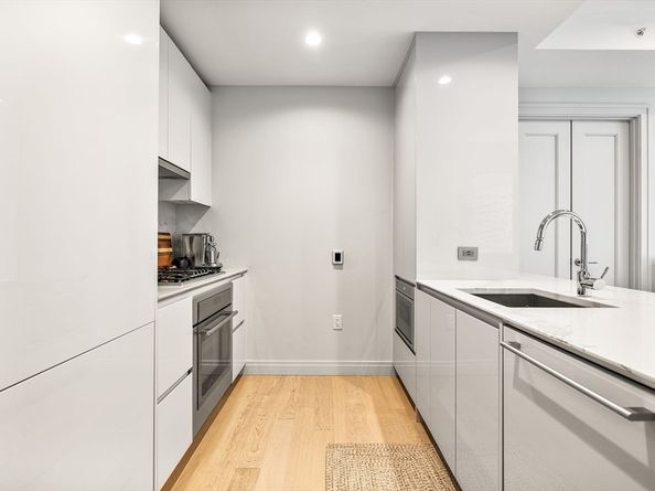 135 Seaport Blvd 906, Boston MA 02210