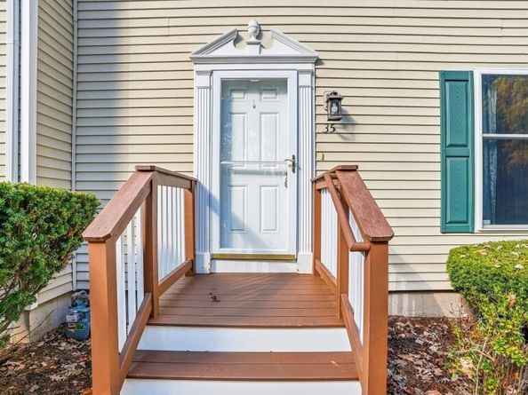 35 Highland Park 35, Uxbridge MA 01569
