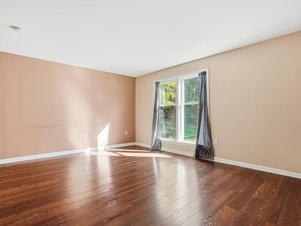 35 Highland Park 35, Uxbridge MA 01569