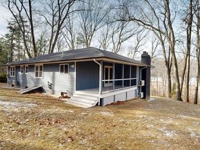 7 Woodlawn Drive, Sturbridge MA 01566