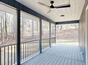 7 Woodlawn Drive, Sturbridge MA 01566