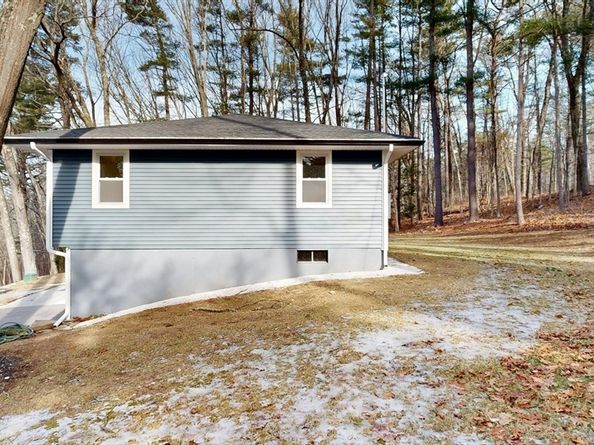 7 Woodlawn Drive, Sturbridge MA 01566