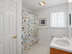 2 Braeburn Ln 2, Ashland MA 01721