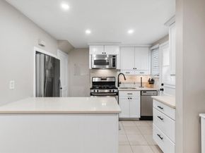 49 Pierce Rd 49, Watertown MA 02472