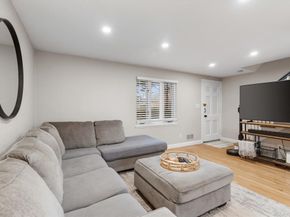 49 Pierce Rd 49, Watertown MA 02472