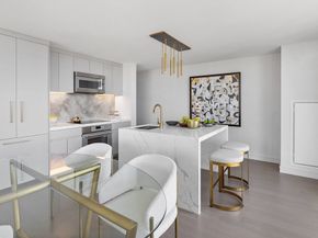 55 Lagrange St 1804, Boston MA 02116