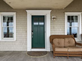 33 Oceanside Dr, Scituate MA 02066