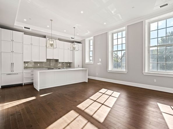 20 Mechanic Square 2, Marblehead MA 01945