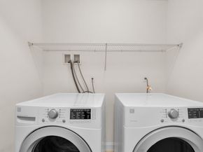 12 Murray Ave 18, Burlington MA 01803