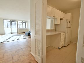 8 Whittier Pl 15F, Boston MA 02114