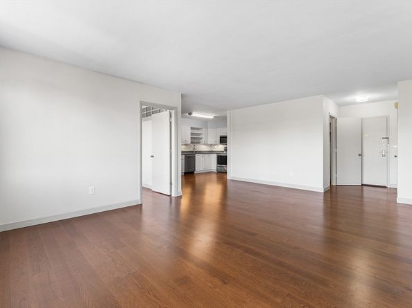 20 Hammond Pond Parkway  Unit 606, Newton MA 02467