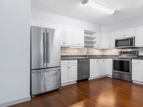 20 Hammond Pond Parkway  Unit 606, Newton MA 02467