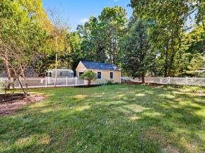 28 Devens St, Concord MA 01742