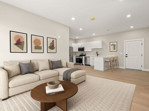 7 Cross St 303, Wilmington MA 01887