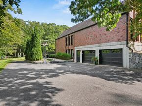 20 Mount Joy Drive, Tewksbury MA 01876