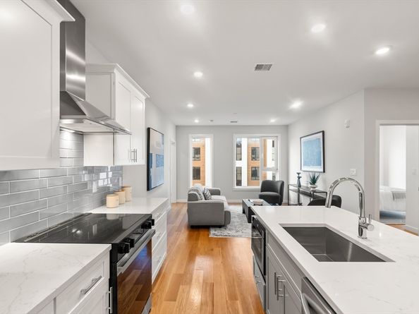 267 Old Colony 503, Boston MA 02127