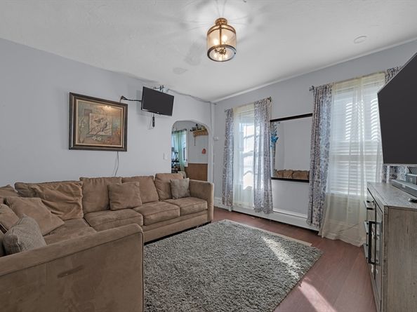 67 Rodney St, Worcester MA 01605