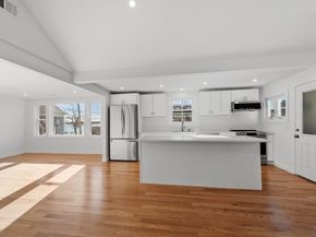 55 Mansfield St, Gloucester MA 01930