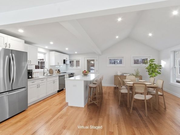 55 Mansfield St, Gloucester MA 01930