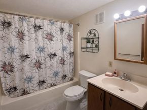 508 High St 508, Clinton MA 01510