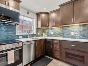 39 Charlesbank Rd 39, Newton MA 02458