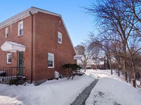 39 Charlesbank Rd 39, Newton MA 02458