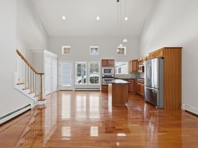 18 Winterberry Ln 18, Hanover MA 02339