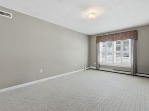 18 Winterberry Ln 18, Hanover MA 02339