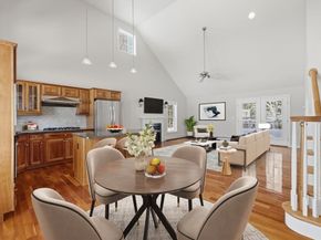 18 Winterberry Ln 18, Hanover MA 02339