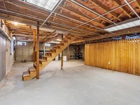 22 Old Hardwick Rd, Petersham MA 01366