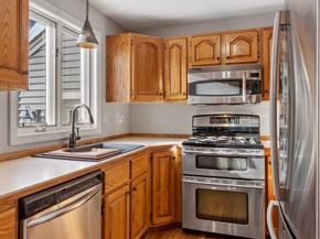 22 Old Hardwick Rd, Petersham MA 01366