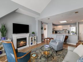 11 Church St 702, Salem MA 01970